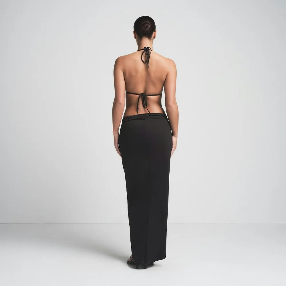 B3. NWT SKIMS SWIM SARONG SKIRT IN ONYX